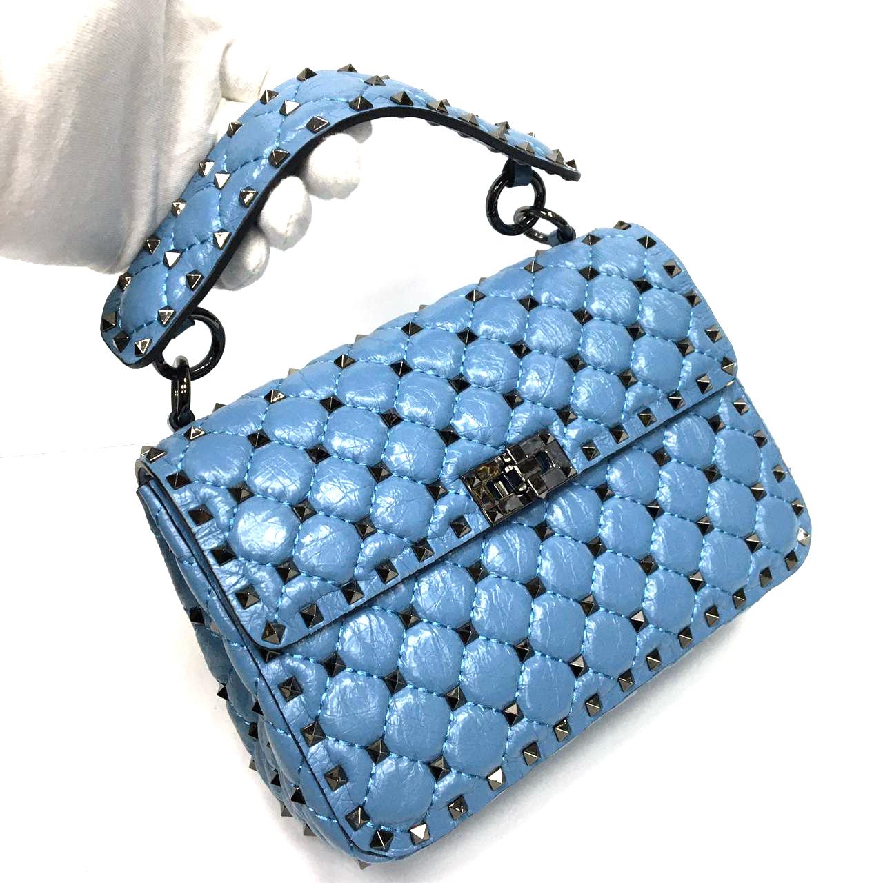 Сумка valentino bags. Сумка Валентино Rockstud Spike. Валентино Рокстад сумка. Сумка Valentino Garavani Rockstud Spike. Valentino Garavani клатч Rockstud Spike.